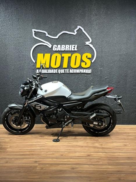 YAMAHA XJ6 600 N, Foto 2 YAMAHA XJ6 600 N, Foto 2