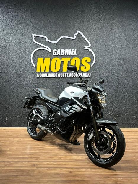 YAMAHA XJ6 600 N, Foto 3 YAMAHA XJ6 600 N, Foto 3