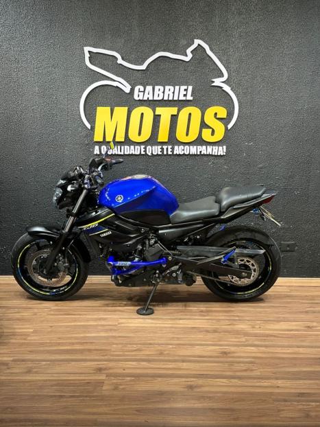 YAMAHA XJ6 600 N, Foto 2