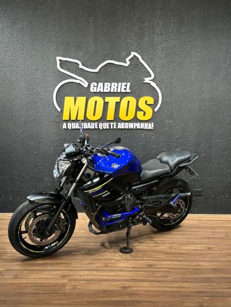 YAMAHA XJ6 600 N, Foto 4