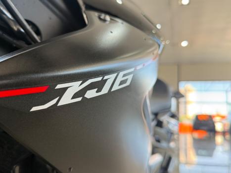 YAMAHA XJ6 600 N, Foto 8