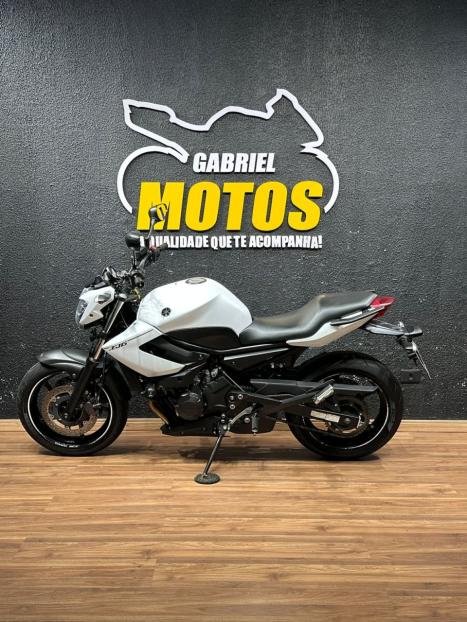 YAMAHA XJ6 600 N, Foto 2