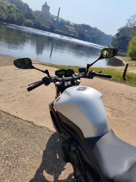 YAMAHA XJ6 600 N, Foto 5