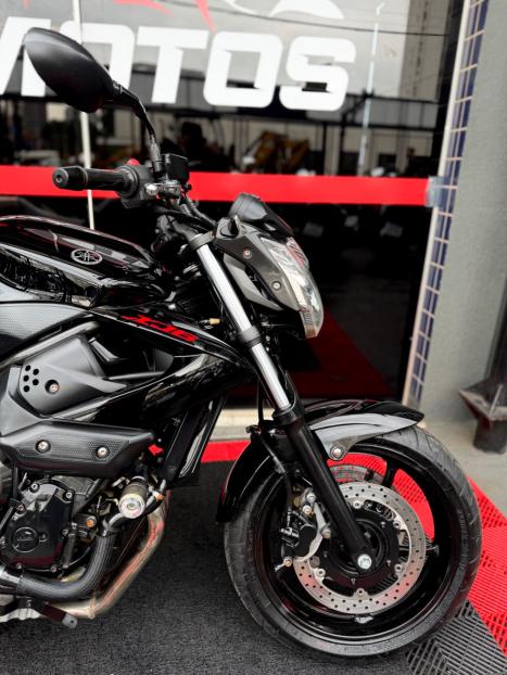 YAMAHA XJ6 600 N, Foto 3