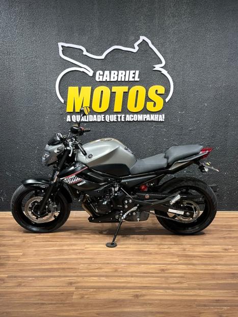 YAMAHA XJ6 600 N, Foto 2