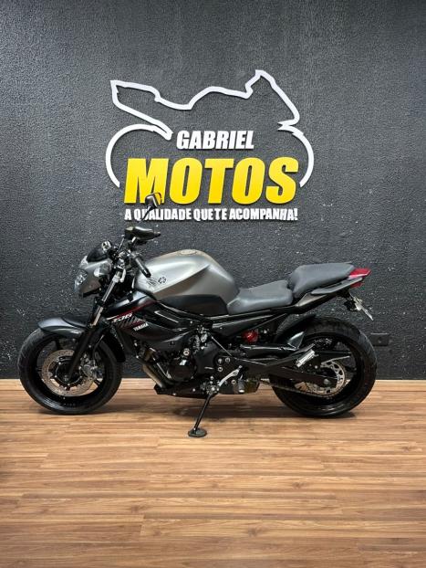 YAMAHA XJ6 600 N, Foto 2