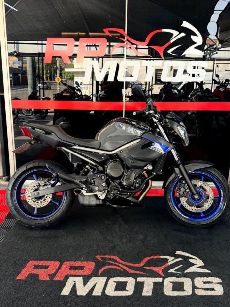 YAMAHA XJ6 600 SP, Foto 1