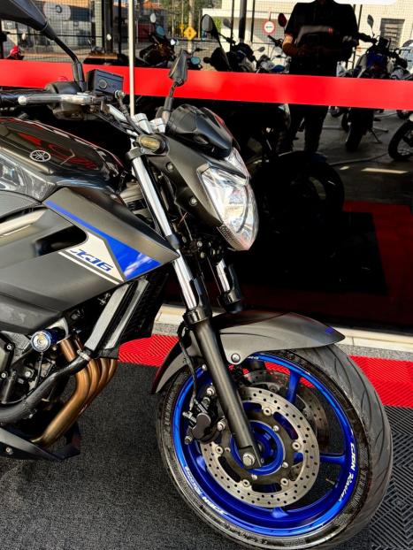 YAMAHA XJ6 600 SP, Foto 3