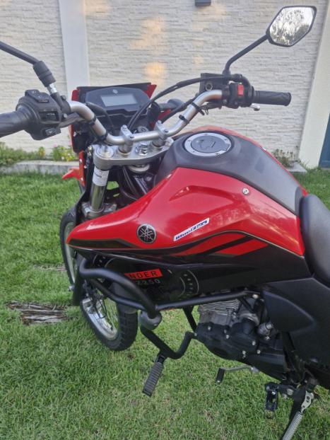 YAMAHA XTZ 250 LANDER, Foto 4