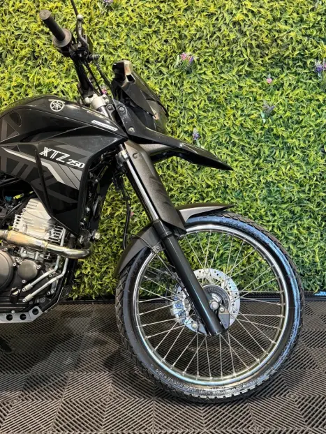 YAMAHA XTZ 250 LANDER, Foto 5