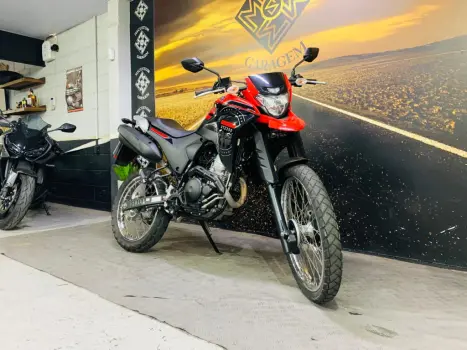 YAMAHA XTZ 250 LANDER, Foto 2