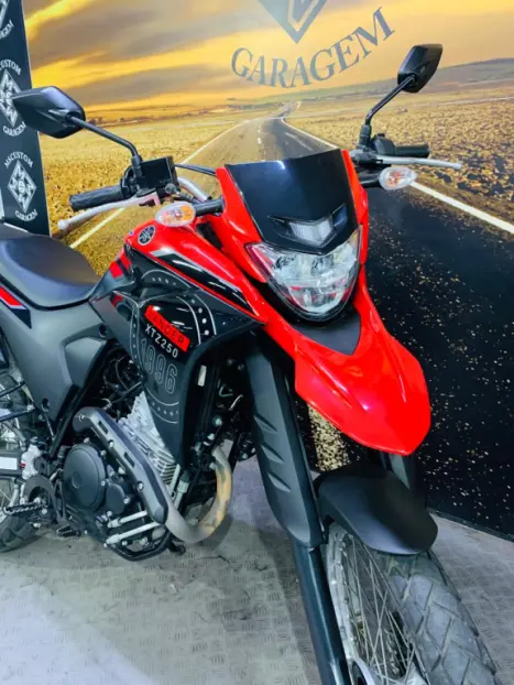 YAMAHA XTZ 250 LANDER, Foto 4