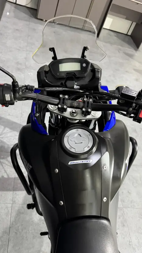 YAMAHA XTZ 250 TENER, Foto 2