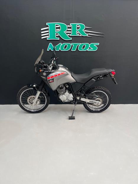 YAMAHA XTZ 250 TENER�, Foto 2