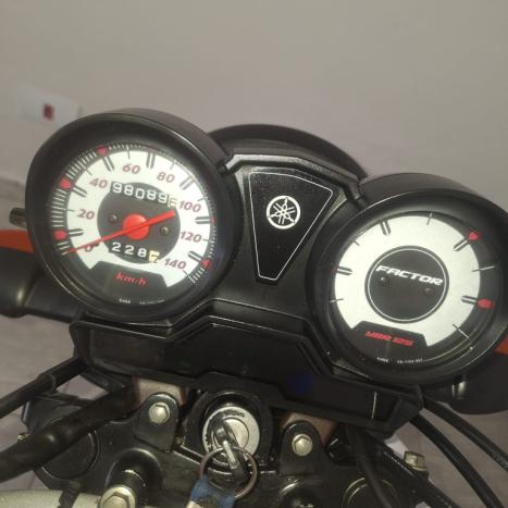 YAMAHA YBR 125 FACTOR K, Foto 2