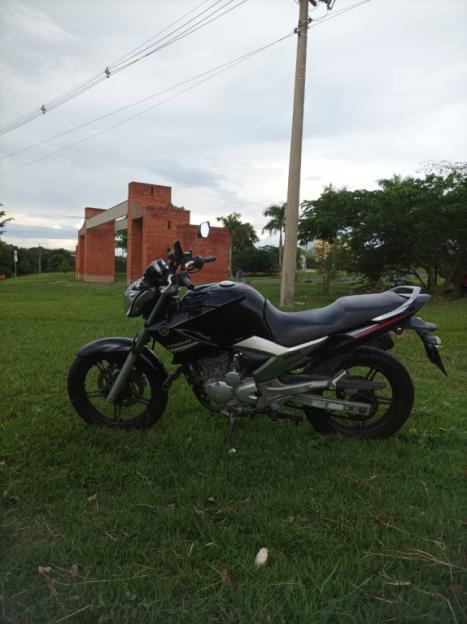 YAMAHA YS Fazer 250 LIMITED EDITION, Foto 2