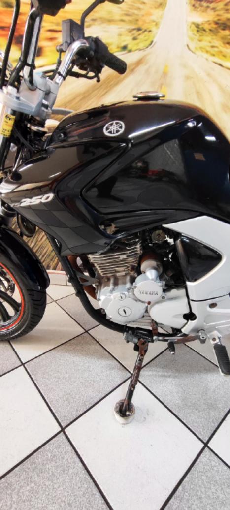 YAMAHA YS Fazer 250 , Foto 3