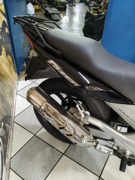 YAMAHA YS Fazer 250 LIMITED EDITION, Foto 6