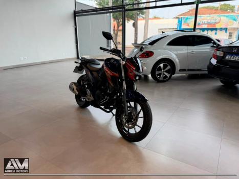 YAMAHA YS Fazer 250 LIMITED EDITION, Foto 2