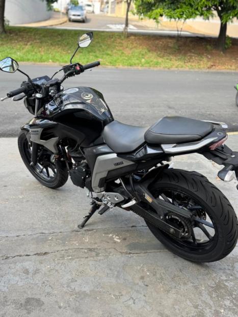 YAMAHA YS Fazer 250 , Foto 3