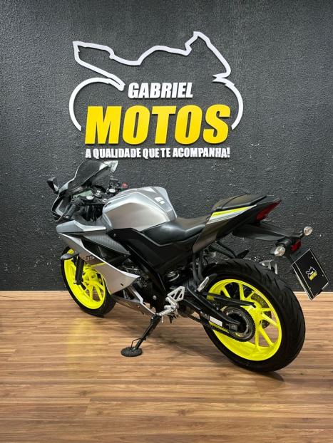 YAMAHA YZF R15 150 ABS, Foto 5