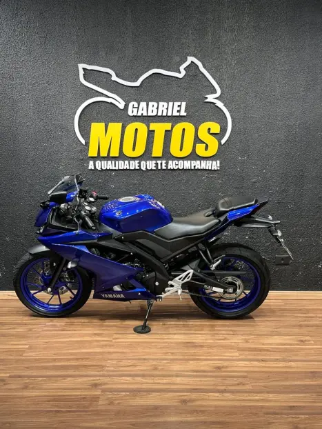 YAMAHA YZF R15 150 ABS, Foto 2