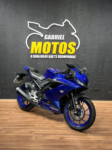 YAMAHA YZF R15 150 ABS, Foto 3