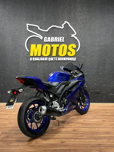 YAMAHA YZF R15 150 ABS, Foto 6