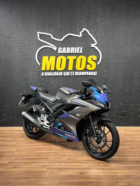 YAMAHA YZF R15 150 ABS, Foto 3