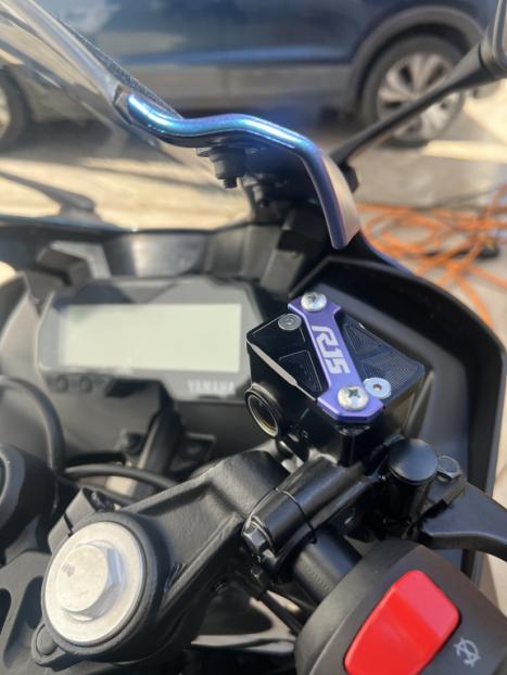 YAMAHA YZF R15 150 ABS, Foto 3