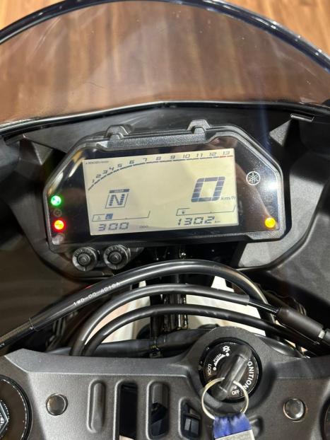 YAMAHA YZF R3 300 ABS, Foto 7 YAMAHA YZF R3 300 ABS, Foto 7