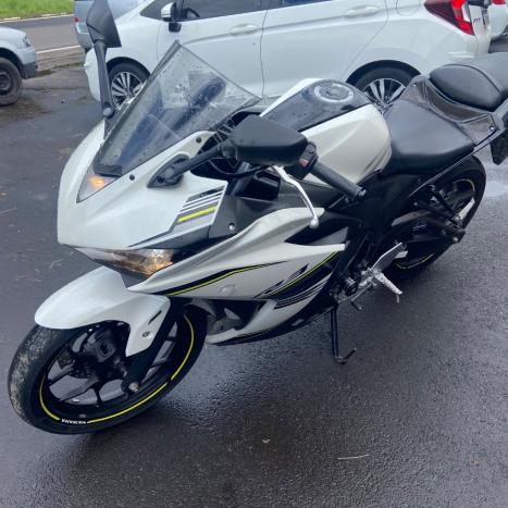 YAMAHA YZF R3 320 ABS, Foto 4