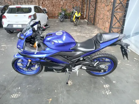 YAMAHA YZF R3 320 ABS, Foto 2