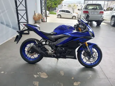 YAMAHA YZF R3 320 ABS, Foto 3