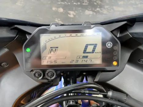 YAMAHA YZF R3 320 ABS, Foto 4