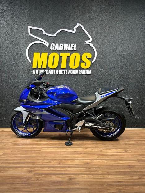 YAMAHA YZF R3 320 ABS, Foto 2