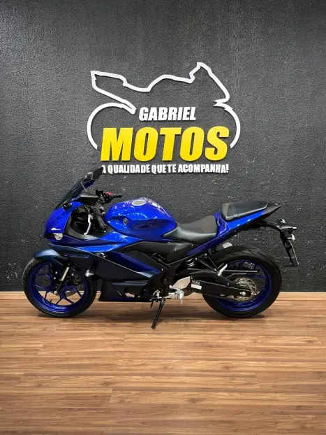 YAMAHA YZF R3 320 ABS, Foto 2