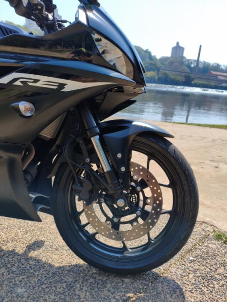 YAMAHA YZF R3 320 ABS, Foto 2