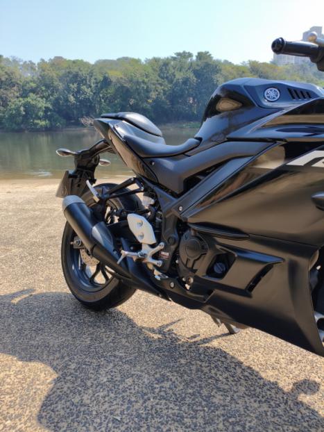 YAMAHA YZF R3 320 ABS, Foto 3