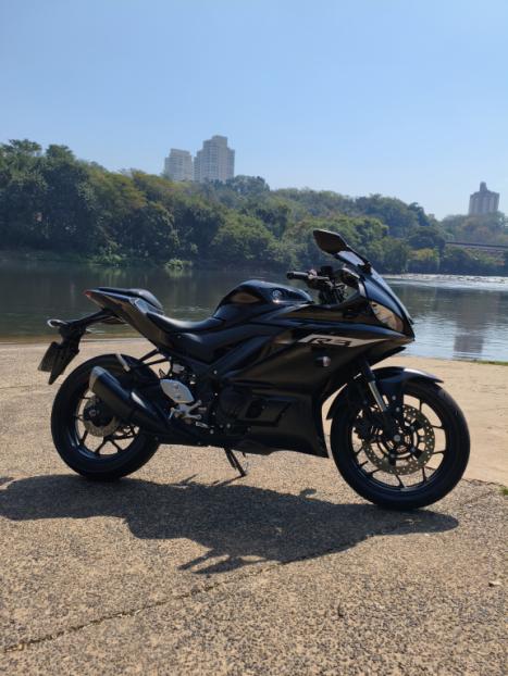 YAMAHA YZF R3 320 ABS, Foto 1
