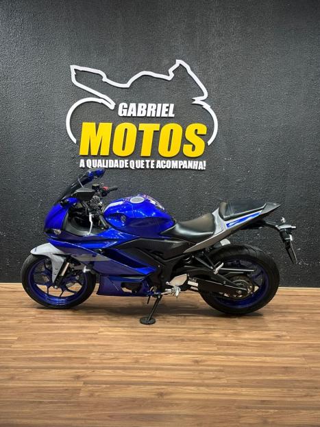 YAMAHA YZF R3 320 ABS, Foto 2