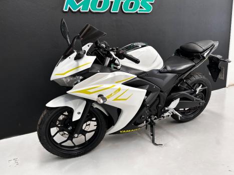 YAMAHA YZF R3 320 ABS, Foto 6