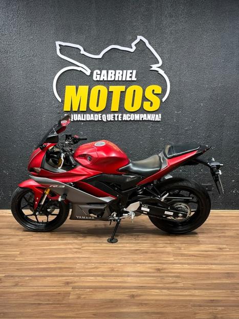 YAMAHA YZF R3 320 ABS, Foto 2