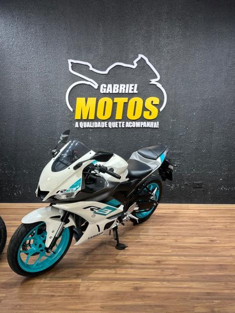 YAMAHA YZF R3 320 ABS, Foto 4