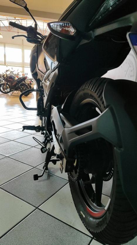 BAJAJ Pulsar 150 Classic , Foto 6