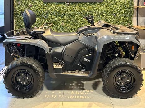 BRP CAN-AM Outlander 650, Foto 1