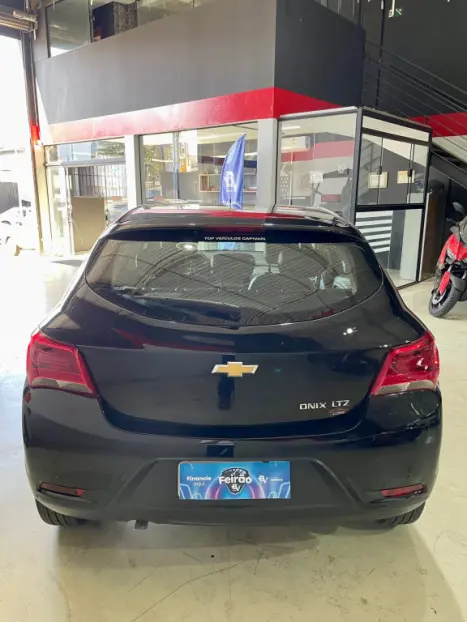 CHEVROLET Onix Hatch 1.4 4P FLEX LTZ AUTOMTICO, Foto 6