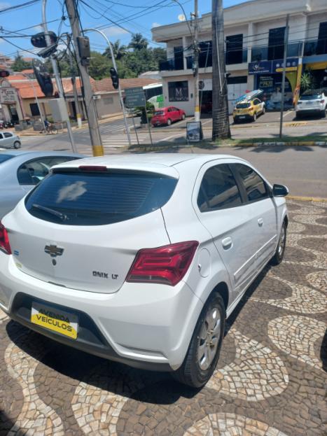 CHEVROLET Onix Hatch 1.0 4P FLEX LT, Foto 2