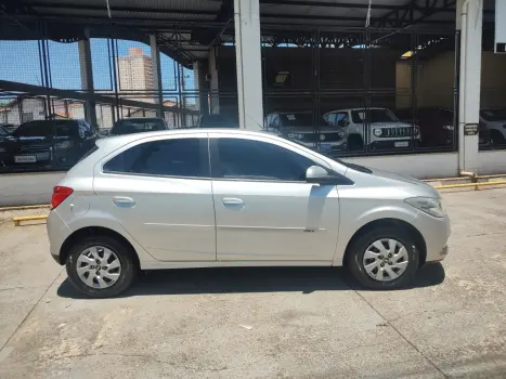 CHEVROLET Onix Hatch 1.0 4P FLEX LT, Foto 6