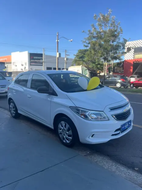 CHEVROLET Onix Hatch 1.0 4P FLEX LT, Foto 3